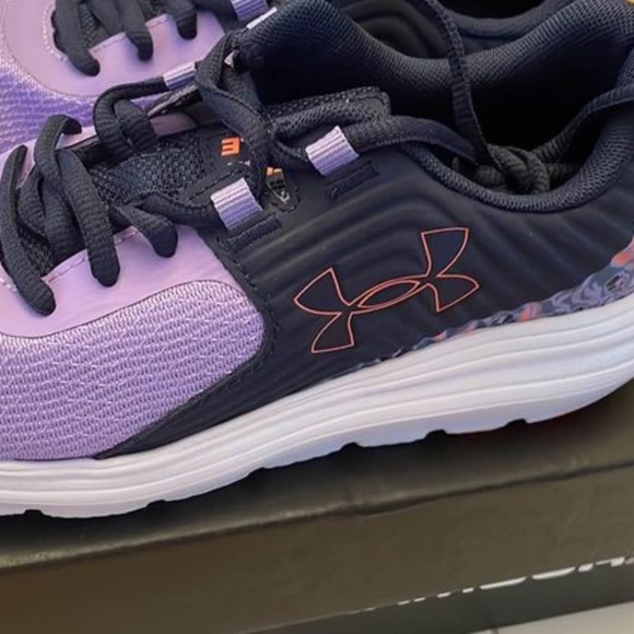 BRAND NEW girl under armour ggs outhustle print shoes size 4Y - Picture 3 of 5